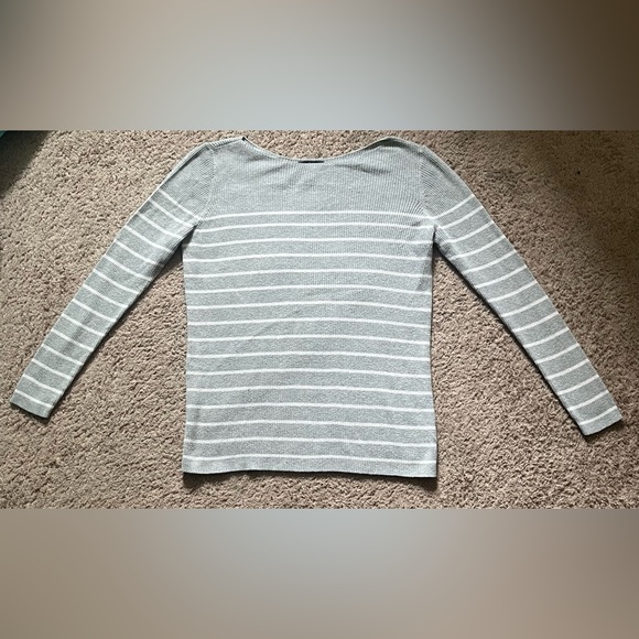 Gap Women’s Sweater size S - Picture 2 of 5